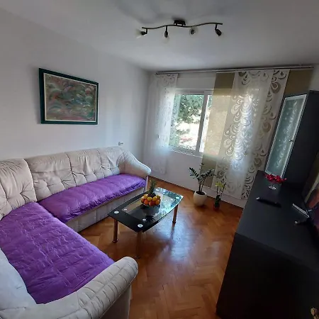 Split Apartment 스플리트