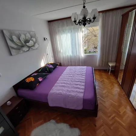 Split Apartment 아파트 *