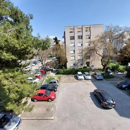 Split Apartment 아파트 스플리트