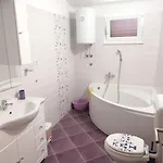 Mia - Spacious On 85 M2 With Beautiful Sea View Трогир