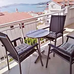 Апартаменты Mia - Spacious On 85 M2 With Beautiful Sea View *